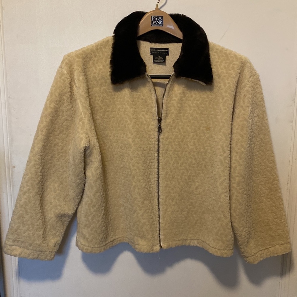 Cropped cozy jacket XL Chest measures 22” length is 24” Flare on sleeves is 6”